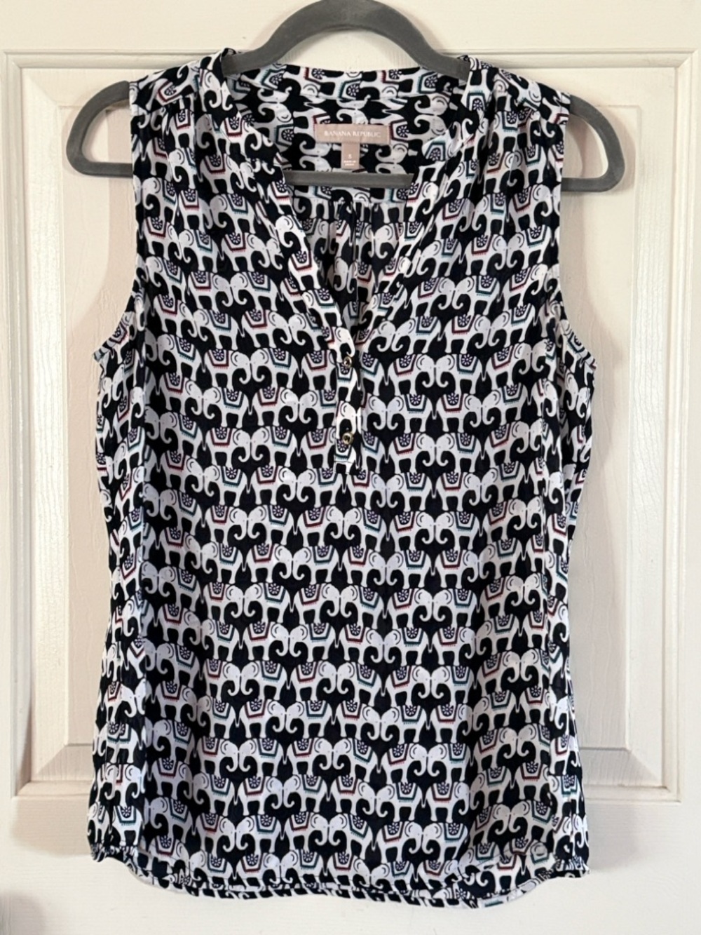 * Banana Republic Sleeveless Navy and White Top